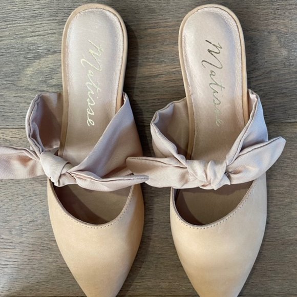 Matisse Calle Slip On Flat Pointed Toe Shoes | Colorway: Natural - Picture 3 of 5